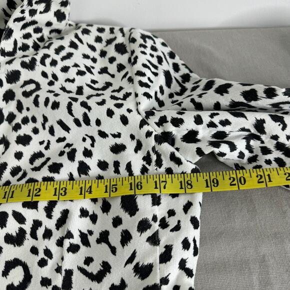 Neiman Marcus white leopard print jacket - Picture 8 of 11